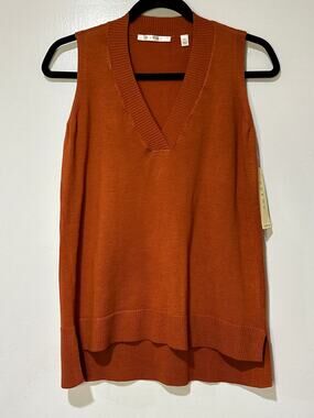 Cyrus Women's Size XS Knit Sweater Vest Firecracker Rust V-Neck New w/ Tags